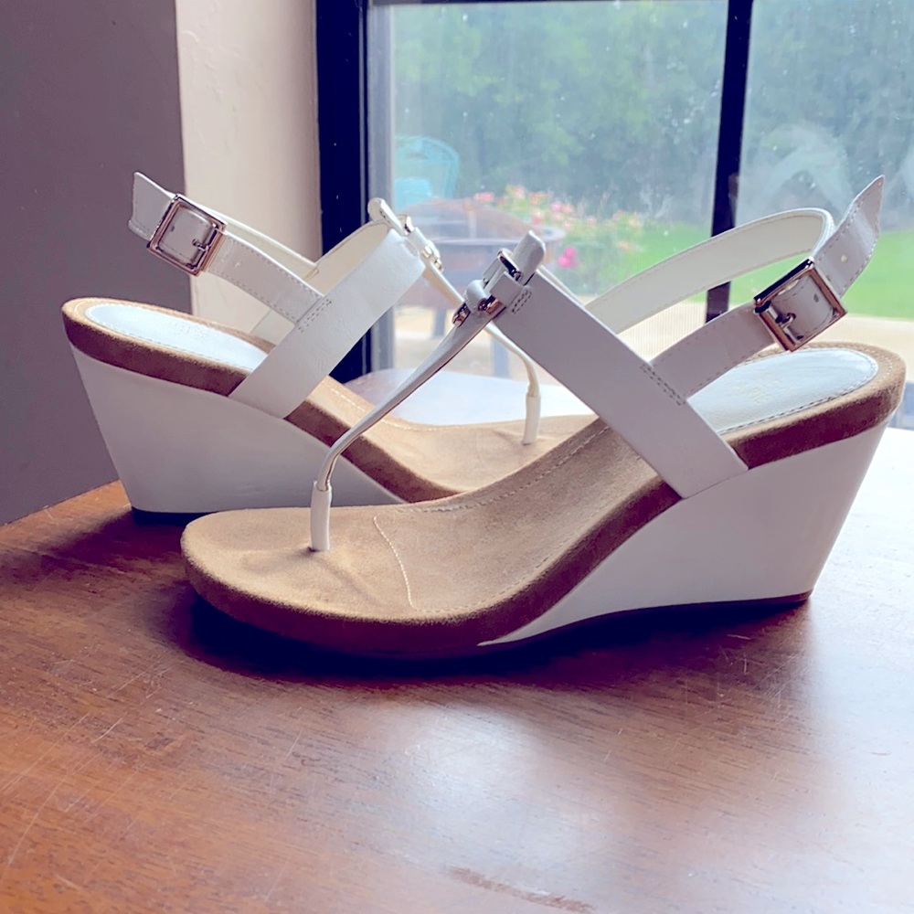 Alex Marie
Burdette Thong Wedge Sandals